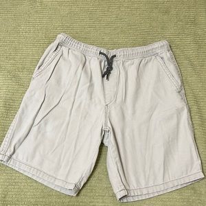 Unionbay Mens light gray pull on shorts.